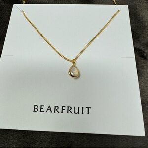 Bearfruit Teardrop | Gold | Pendant